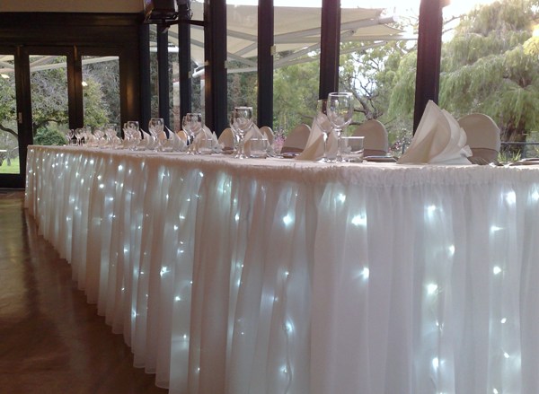 bridal-table-fairy-light