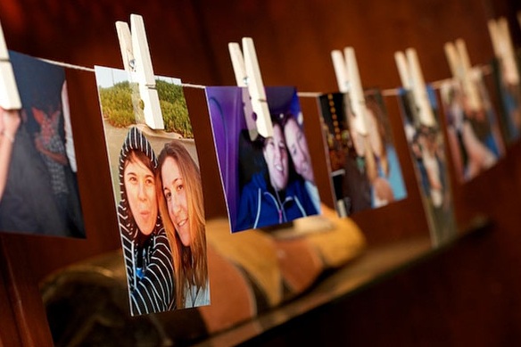 clothespin-family-photo-hanging